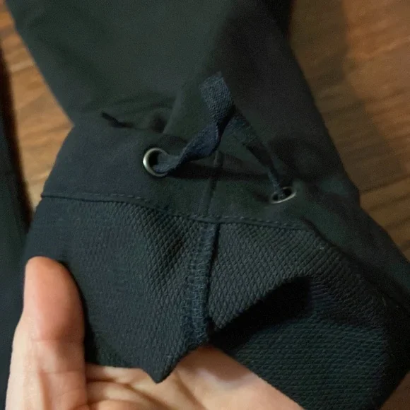 Athleta joggers adjustable ankle, excellent condition - Picture 4 of 6